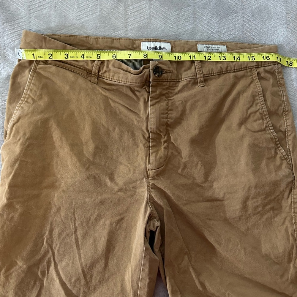 Lot of Two Goodfellow Khaki shorts Size 34 Inseam 10.5 Uniform Workwear Flat - Picture 3 of 7